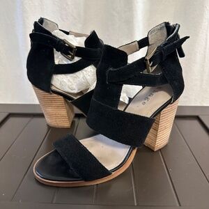 Nordstrom Hinge - Strappy Heeled Sandal in Black Suede, 7.5